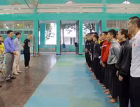 Trưởng đoàn Việt Nam thị sát 