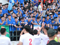 [ẢNH] THPT Lê Văn Thiêm, dù thế nào cổ động viên vẫn luôn ở bên các bạn!