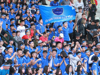 [ẢNH] THPT Lê Văn Thiêm, dù thế nào cổ động viên vẫn luôn ở bên các bạn!