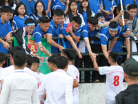 [ẢNH] THPT Lê Văn Thiêm, dù thế nào cổ động viên vẫn luôn ở bên các bạn!