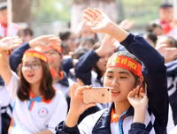 [ẢNH] Lễ xuất quân rộn ràng, rực rỡ sắc màu của thầy trò trường Phùng Khắc Khoan