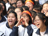 [ẢNH] Lễ xuất quân rộn ràng, rực rỡ sắc màu của thầy trò trường Phùng Khắc Khoan