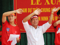 [ẢNH] Lễ xuất quân rộn ràng, rực rỡ sắc màu của thầy trò trường Phùng Khắc Khoan