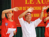 [ẢNH] Lễ xuất quân rộn ràng, rực rỡ sắc màu của thầy trò trường Phùng Khắc Khoan