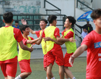 [ẢNH] THPT Ngô Sỹ Liên gây sốt khi hạ thuyết phục THPT Chu Văn An