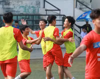 [ẢNH] THPT Ngô Sỹ Liên gây sốt khi hạ thuyết phục THPT Chu Văn An