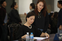 [ẢNH] Nghệ sỹ Việt thương tiếc đưa tiễn NSND Anh Tú về nơi yên giấc ngàn thu