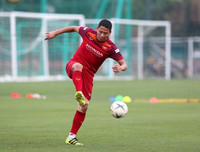 [ẢNH] Tạm thoát nỗi buồn ở Bỉ, Công Phượng vui vẻ tập cùng ĐT Việt Nam