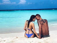 [ẢNH] Cô vợ xinh lung linh của tuyển thủ Nga 