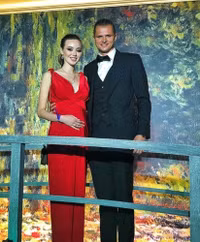 [ẢNH] Cô vợ xinh lung linh của tuyển thủ Nga 