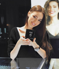 [ẢNH] Cô vợ xinh lung linh của tuyển thủ Nga 