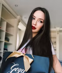 [ẢNH] Cô vợ xinh lung linh của tuyển thủ Nga 