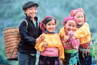 [ẢNH] Cái rét mướt của mùa đông vùng cao qua ánh nhìn trẻ thơ