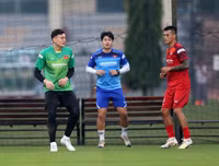 [ẢNH] Từ Thái Lan trở về, Đặng Văn Lâm phấn khích tập cùng ĐT Việt Nam