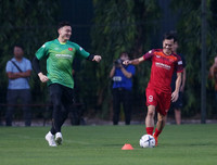 [ẢNH] Đoàn Văn Hậu và Trọng Hoàng tập riêng, phát tín hiệu lạc quan với thầy Park