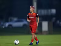 [ẢNH] Đoàn Văn Hậu và Trọng Hoàng tập riêng, phát tín hiệu lạc quan với thầy Park