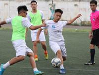 [ẢNH] Nhận 2 thẻ đỏ, THPT Vinschool đánh rơi chiến thắng