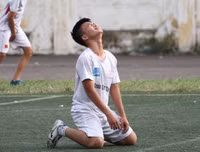 [ẢNH] Nhận 2 thẻ đỏ, THPT Vinschool đánh rơi chiến thắng