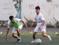 [ẢNH] Nhận 2 thẻ đỏ, THPT Vinschool đánh rơi chiến thắng