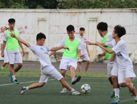 [ẢNH] Nhận 2 thẻ đỏ, THPT Vinschool đánh rơi chiến thắng