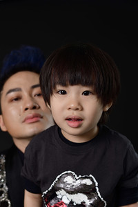 Những hình ảnh hiếm hoi về cậu con trai 4 tuổi của Tùng Dương