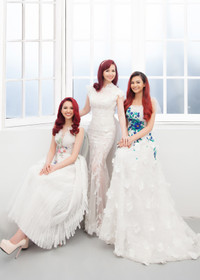 Hoa hậu Diệu Hoa cùng chồng hạnh phúc bên 3 con