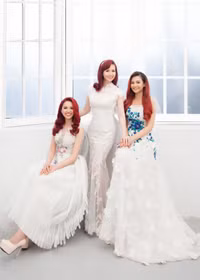 Hoa hậu Diệu Hoa cùng chồng hạnh phúc bên 3 con