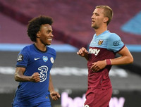 [ẢNH] Vừa diện trang phục mới, Chelsea đã thua sốc