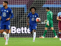 [ẢNH] Vừa diện trang phục mới, Chelsea đã thua sốc