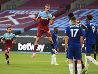 [ẢNH] Vừa diện trang phục mới, Chelsea đã thua sốc