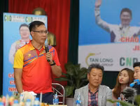 Quán quân Olympic Jin Jong-oh trổ tài bắn súng trước các xạ thủ Việt Nam