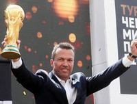 [ẢNH] Cúp vàng thế giới đến Nga, chờ trao tay nhà vô địch World Cup 2018