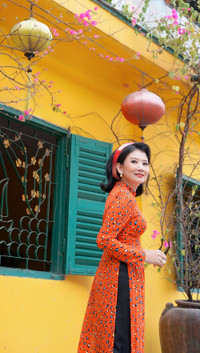 NSƯT Mỹ Uyên hóa thân thành 