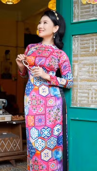 NSƯT Mỹ Uyên hóa thân thành 