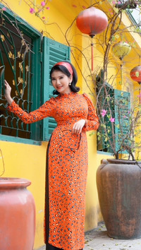 NSƯT Mỹ Uyên hóa thân thành 