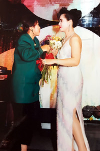 Ngỡ ngàng trước đẹp thời trẻ của nữ danh ca Thanh Tuyền