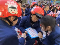 23 trường tiểu học Hà Nội giao lưu về kỹ năng tham gia giao thông an toàn