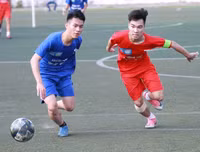 [ẢNH] Vào chung kết, CĐV vỡ òa sung sướng, cầu thủ THPT Lê Văn Thiêm bật khóc