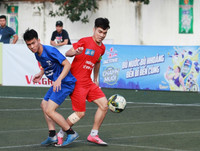 [ẢNH] Vào chung kết, CĐV vỡ òa sung sướng, cầu thủ THPT Lê Văn Thiêm bật khóc