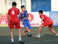 [ẢNH] Vào chung kết, CĐV vỡ òa sung sướng, cầu thủ THPT Lê Văn Thiêm bật khóc