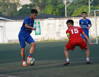 [ẢNH] Vào chung kết, CĐV vỡ òa sung sướng, cầu thủ THPT Lê Văn Thiêm bật khóc