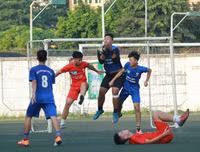 [ẢNH] Vào chung kết, CĐV vỡ òa sung sướng, cầu thủ THPT Lê Văn Thiêm bật khóc