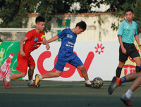 [ẢNH] Vào chung kết, CĐV vỡ òa sung sướng, cầu thủ THPT Lê Văn Thiêm bật khóc