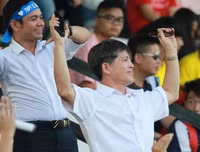 [ẢNH] Vào chung kết, CĐV vỡ òa sung sướng, cầu thủ THPT Lê Văn Thiêm bật khóc