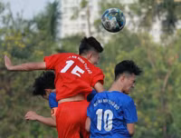 [ẢNH] Vào chung kết, CĐV vỡ òa sung sướng, cầu thủ THPT Lê Văn Thiêm bật khóc