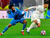 [ẢNH] Trung vệ đắt giá đổ máu vẫn không cứu nổi Juve