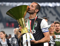 [ẢNH] 50 cầu thủ hay nhất thập kỷ (P1): Son Heung-min sánh vai Rooney, Salah và Pirlo