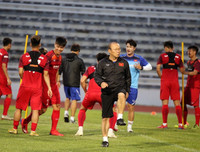 [ẢNH] Công Phượng buồn thiu tập cùng ĐT Việt Nam trên đất Thái Lan