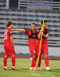 [ẢNH] Công Phượng buồn thiu tập cùng ĐT Việt Nam trên đất Thái Lan