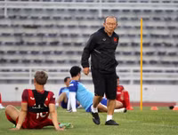 [ẢNH] Công Phượng buồn thiu tập cùng ĐT Việt Nam trên đất Thái Lan